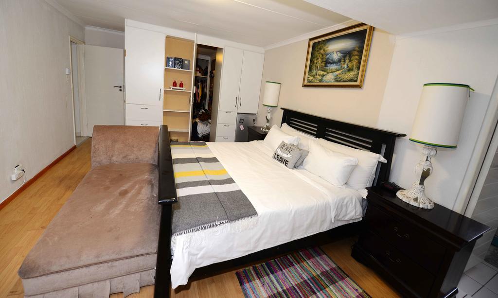Corgi Guest House Johannesbourg Extérieur photo